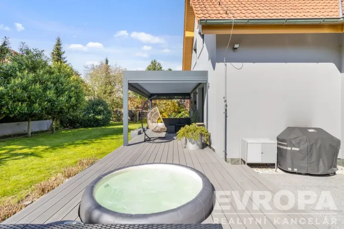 Prodej rodinného domu, Tuchoměřice, Pod Hájem, 205 m2