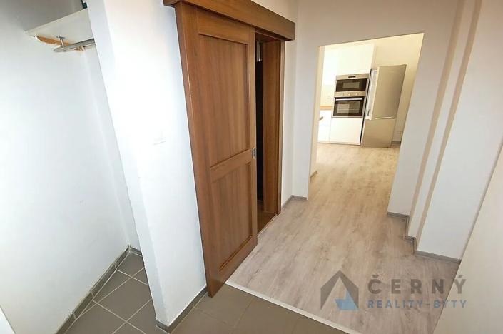 Pronájem bytu 2+1, Liberec, U Sirotčince, 58 m2