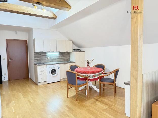 Prodej rodinného domu, Jenišovice, 355 m2