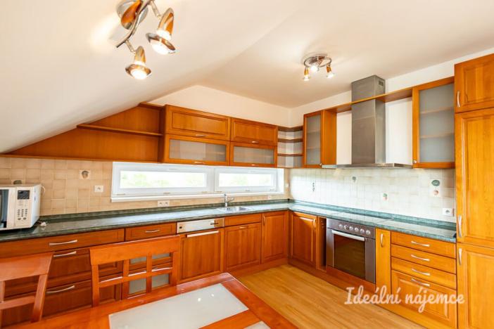 Pronájem bytu 4+kk, Praha - Dubeč, U lipové aleje, 95 m2