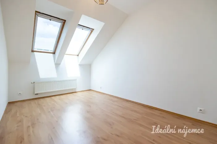 Pronájem bytu 4+kk, Praha - Dubeč, U lipové aleje, 95 m2