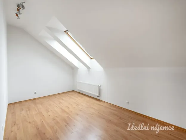 Pronájem bytu 4+kk, Praha - Dubeč, U lipové aleje, 95 m2