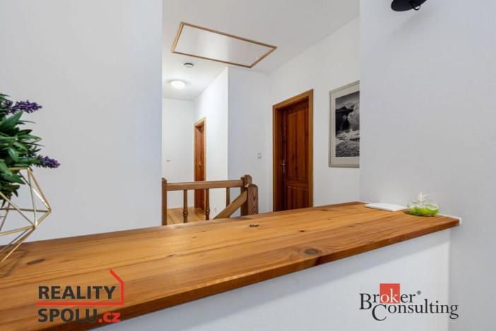 Prodej rodinného domu, Liberec - Liberec XXII-Horní Suchá, Karlovská, 195 m2