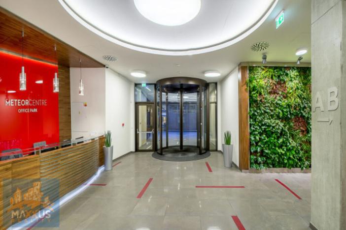 Pronájem kanceláře, Praha - Karlín, Sokolovská, 485 m2