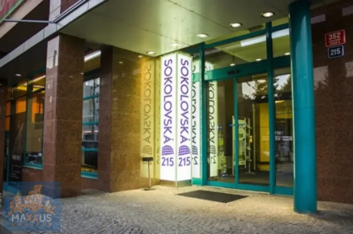 Pronájem kanceláře, Praha - Karlín, Sokolovská, 485 m2