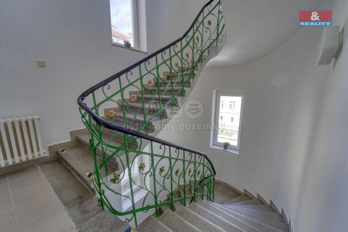 Pronájem kanceláře, Plzeň, Hálkova, 786 m2