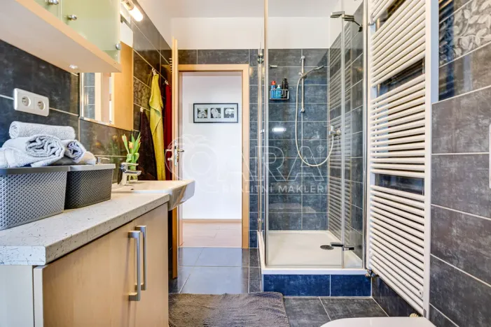 Prodej rodinného domu, Zeleneč, U Lesoparku, 174 m2