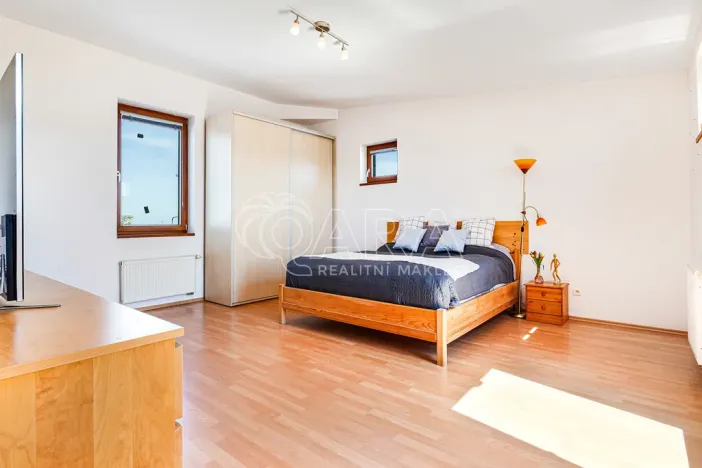 Prodej rodinného domu, Zeleneč, U Lesoparku, 174 m2