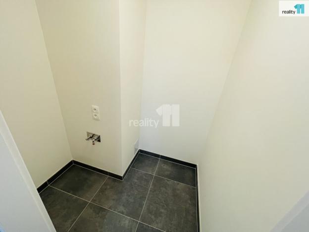 Prodej bytu 2+kk, Praha - Malešice, Azzoniho, 67 m2