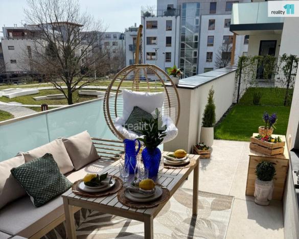 Prodej bytu 2+kk, Praha - Malešice, Azzoniho, 67 m2