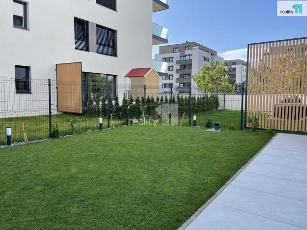 Prodej bytu 2+kk, Praha - Malešice, Azzoniho, 67 m2