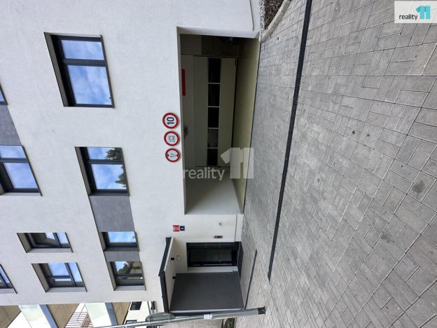 Prodej bytu 2+kk, Praha - Malešice, Azzoniho, 67 m2