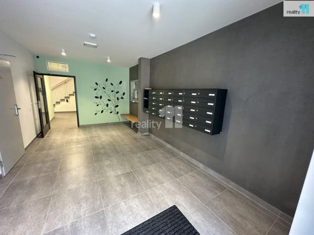 Prodej bytu 2+kk, Praha - Malešice, Azzoniho, 67 m2