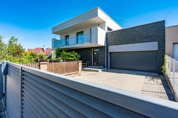 Prodej rodinného domu, Praha - Březiněves, Vlaštovčí, 242 m2