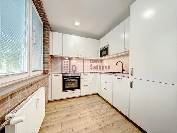 Pronájem bytu 2+1, Jindřichův Hradec, sídliště Vajgar, 57 m2
