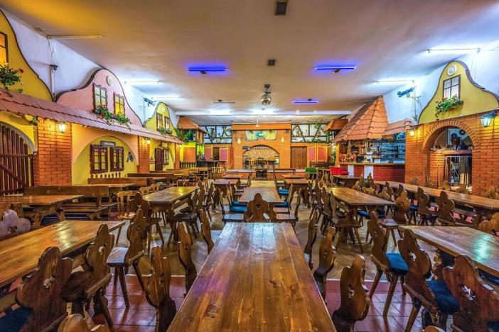 Prodej restaurace, Kladno, Štefánikova, 592 m2