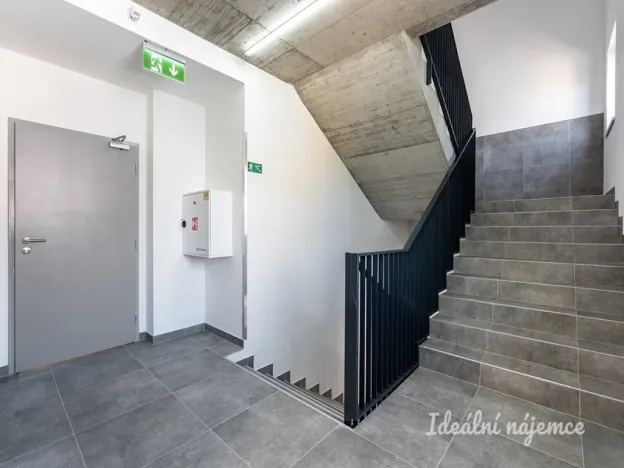 Pronájem bytu 2+kk, Praha - Kyje, Za černým mostem, 67 m2