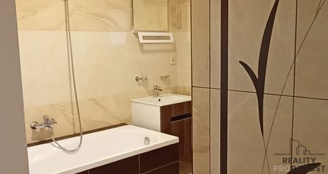 Prodej komerční nemovitosti, Bystřice, 220 m2