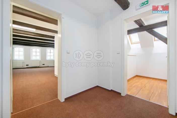 Pronájem kanceláře, Žatec, náměstí Svobody, 93 m2