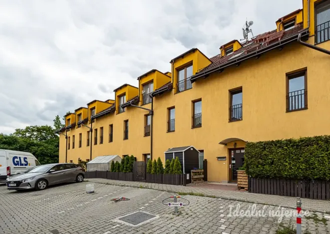 Pronájem bytu 1+kk, Šestajovice, Komenského, 25 m2