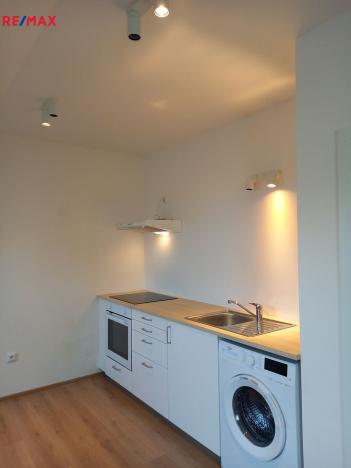 Pronájem bytu 1+kk, Roztoky, Lidická, 33 m2