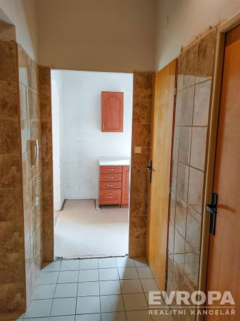 Prodej bytu 2+1, Chvaletice, Kolínská, 45 m2