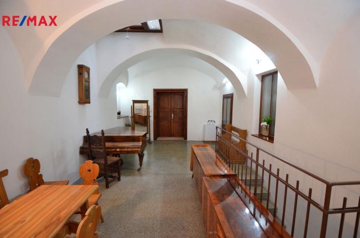 Prodej činžovního domu, Uničov, Masarykovo nám., 307 m2