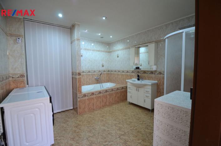 Prodej činžovního domu, Uničov, Masarykovo nám., 307 m2