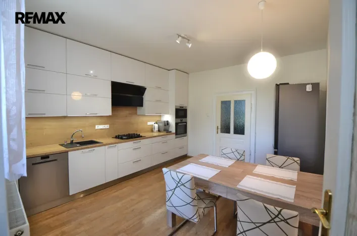 Prodej činžovního domu, Uničov, Masarykovo nám., 307 m2