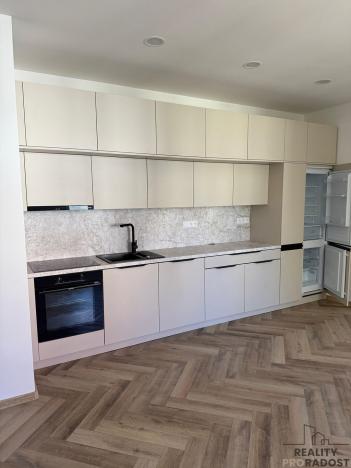 Pronájem bytu 2+kk, Znojmo, Pražákova, 46 m2