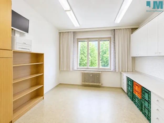Prodej obchodního prostoru, Třebíč - Borovina, 560 m2