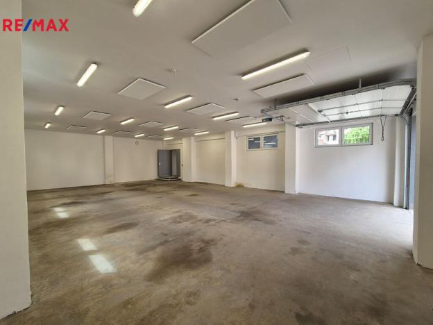 Pronájem skladu, Hradec Králové - Pražské Předměstí, U Koruny, 153 m2