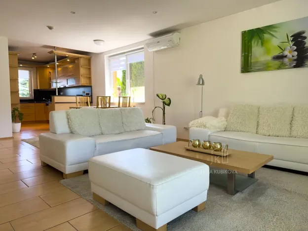 Prodej rodinného domu, Těmice, 252 m2