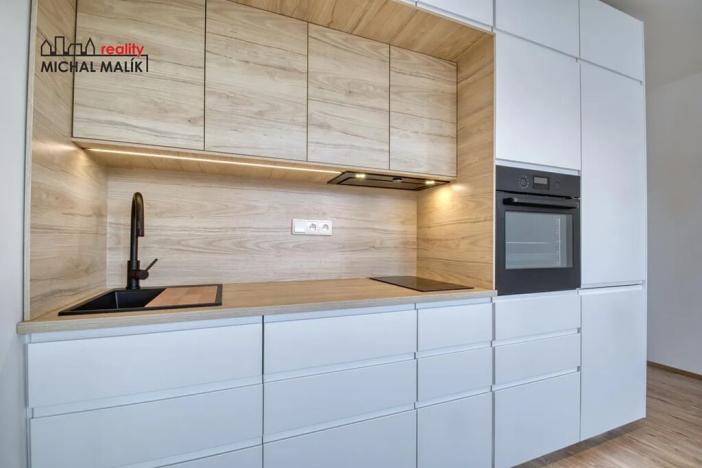 Pronájem bytu 2+kk, Hranice, Jiřího z Poděbrad, 42 m2