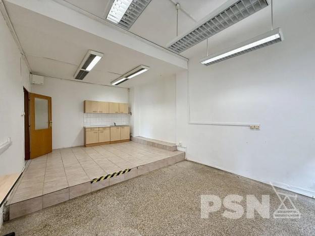 Pronájem skladu, Brno, Komárovské nábřeží, 678 m2