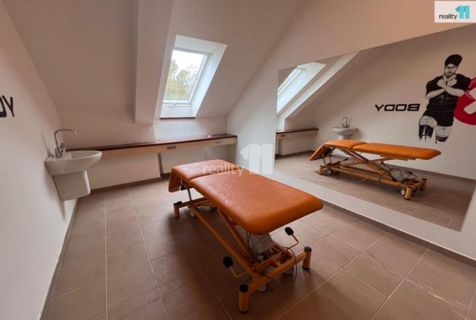 Pronájem obchodního prostoru, Karlovy Vary - Dvory, Chebská, 12 m2