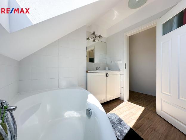 Prodej rodinného domu, Chaloupky, 154 m2