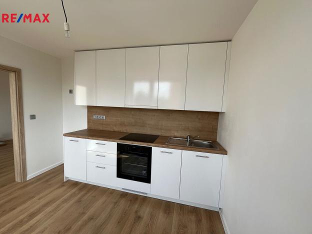 Pronájem bytu 2+1, Zlín, Dlouhá, 56 m2