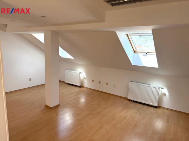 Prodej obchodního prostoru, Třebíč - Jejkov, Smila Osovského, 250 m2