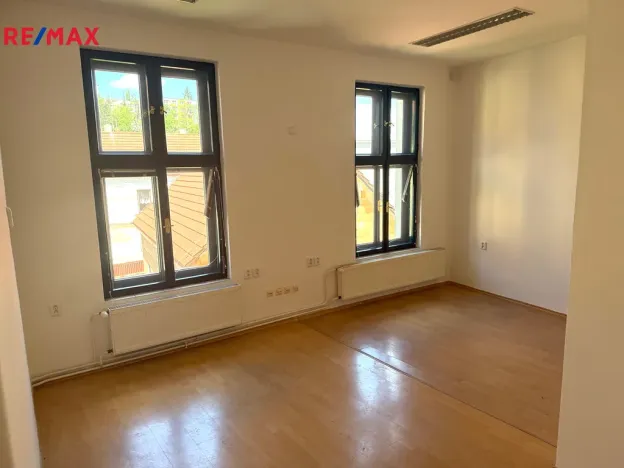 Prodej obchodního prostoru, Třebíč - Jejkov, Smila Osovského, 250 m2