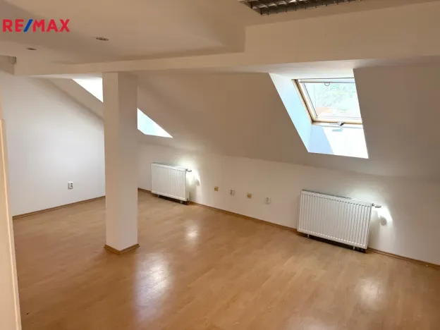 Prodej obchodního prostoru, Třebíč - Jejkov, Smila Osovského, 250 m2