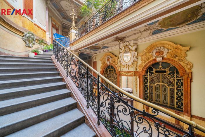 Pronájem historického objektu, Hradec Králové, Tomkova, 1502 m2