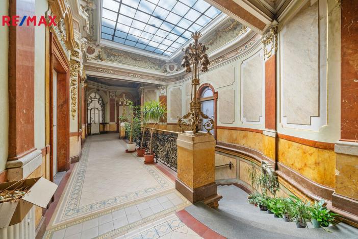 Pronájem historického objektu, Hradec Králové, Tomkova, 1502 m2