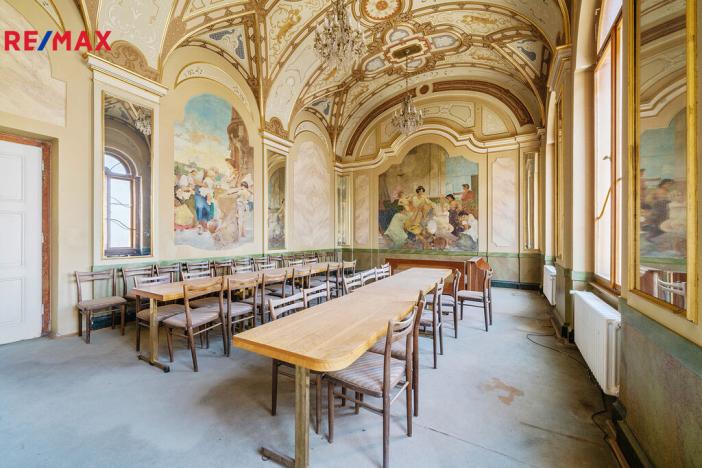 Pronájem historického objektu, Hradec Králové, Tomkova, 1502 m2