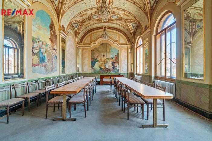 Pronájem historického objektu, Hradec Králové, Tomkova, 1502 m2