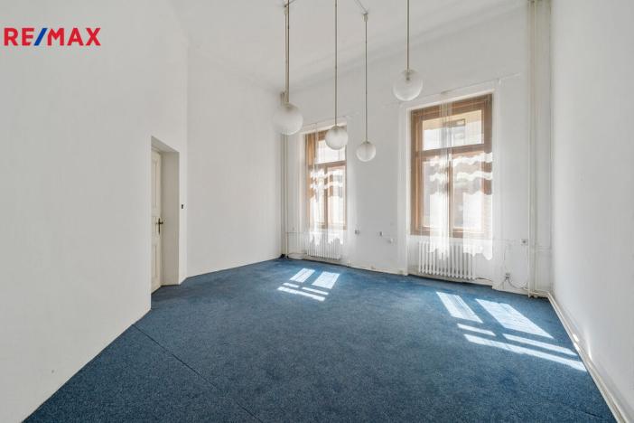 Pronájem historického objektu, Hradec Králové, Tomkova, 1502 m2