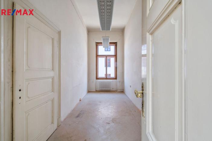 Pronájem historického objektu, Hradec Králové, Tomkova, 1502 m2