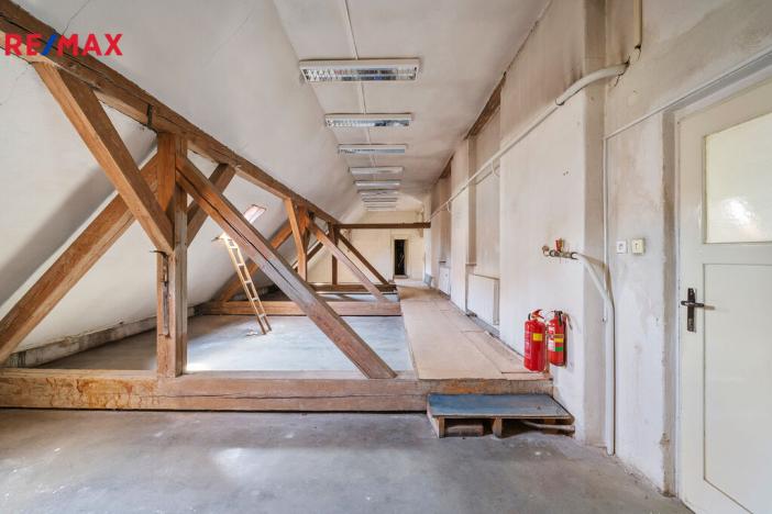 Pronájem historického objektu, Hradec Králové, Tomkova, 1502 m2