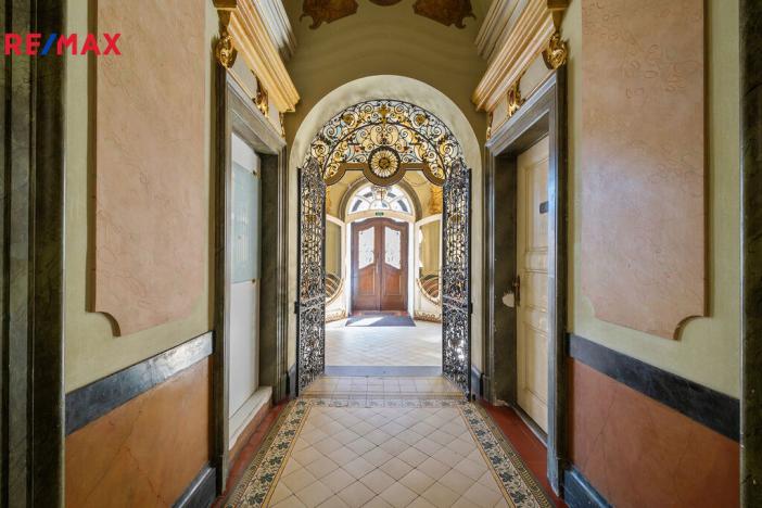 Prodej historického objektu, Hradec Králové, Tomkova, 1502 m2