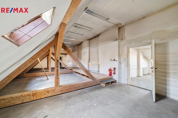 Prodej historického objektu, Hradec Králové, Tomkova, 1502 m2